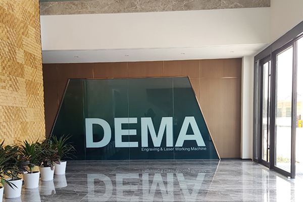 得马DEMA